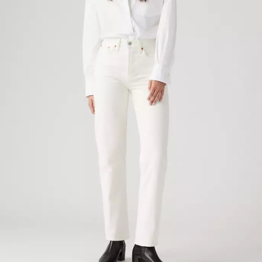 NWT Levi’s Wedgie Straight White Jeans (Size 26)